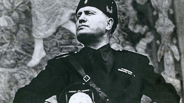 Benito Mussolini idam edildi.
