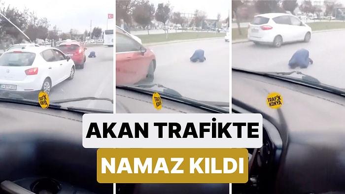Trafiği Tehlikeye Attı: Kayseri'de Bir Vatandaş Akan Trafiğin Ortasında Namaz Kıldı