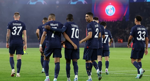 PSG, bu hafta evinde Le Havre ile 3-3 berabere kalarak puanını 70 yükseltmişti. En yakın rakibi Monaco ise bugün Lyon’a 3-2 mağlup olunca Luis Enrique’nin öğrencileri Monaco’ya 12 puan fark atarak sezonun bitimine 3 hafta kala şampiyonluğu garantiledi.