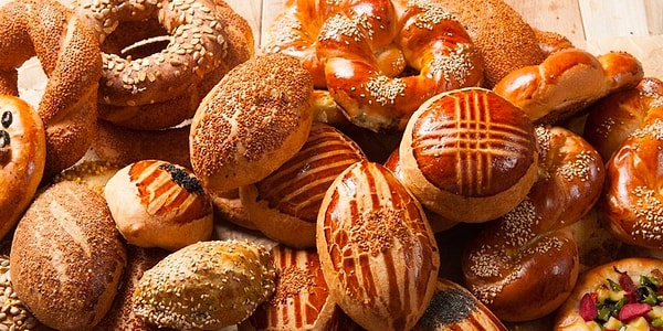 Genelde simit, poğaçayla geçiştiriyorum.