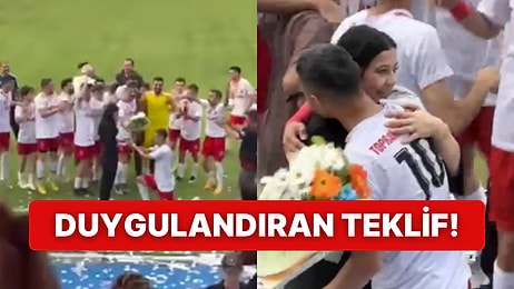 Romantik Futbolcudan Kız Arkadaşına Sahada Duygulandıran Evlenme Teklifi