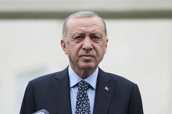 Cumhurbaşkanı Recep Tayyip Erdoğan, cuma namazı sonrası basın mensuplarının sorularını yanıtladı.