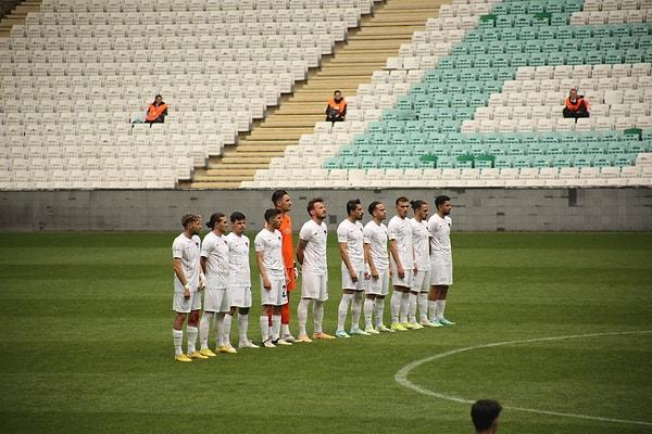 TFF 2. Lig Beyaz Grup 38. haftada Bursaspor, Vanspor FK'yı konuk etti.