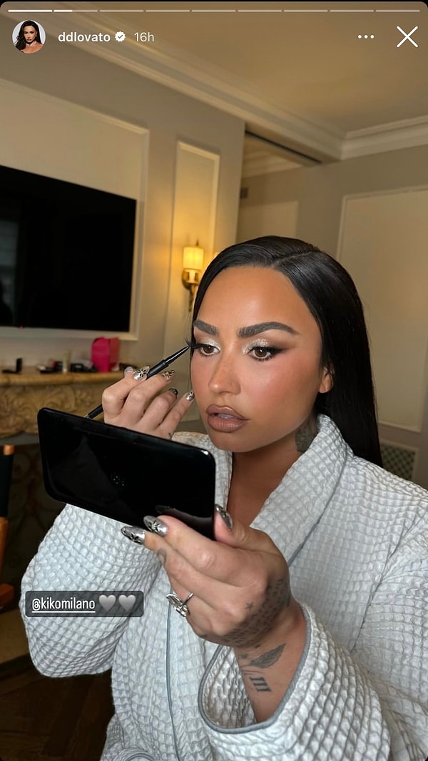 Demi Lovato Met Gala'ya hazırlandığı anları paylaştı.