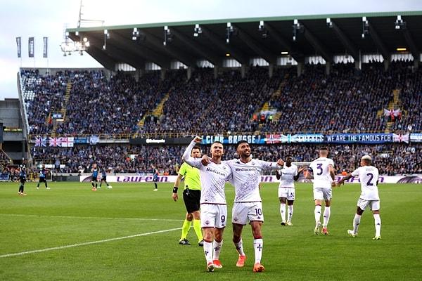 UEFA Konferans Ligi Yarı Finali rövanş maçında, ilk maçı 3-2'lik skorla kazanan Fiorentina, Belçika'nın Club Brugge takımına konuk oldu.