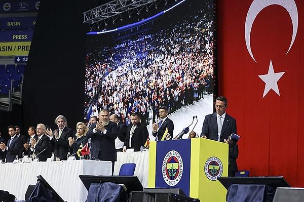 Fenerbahçe'nin mevcut başkanı Ali Koç, geçtiğimiz aylarda yaptığı açıklamada seçimde aday olmayı düşünmediğini ifade etmişti.