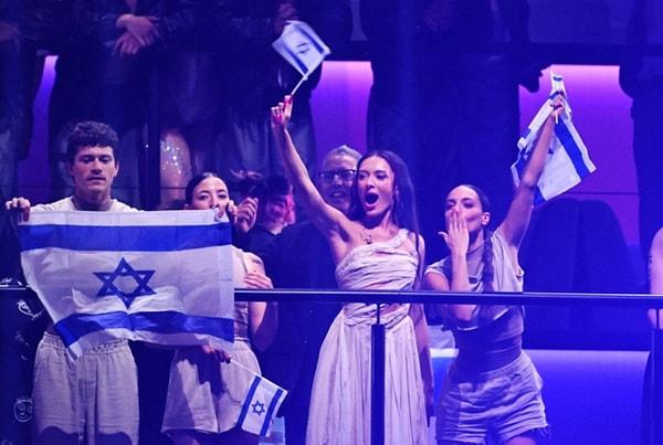 “Tam da İsrail dünya çapında Eurovision'da protesto edilirken bizim de bu konuda söyleyeceklerimiz varken TRT yarışmayı ekrana getirmedi! Kendimizi bu kültürel ve siyasi tartışmadan izole ettik!”