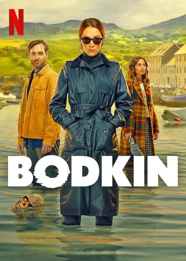 Jez Scharf tarafından yazılan ve başrollerinde Will Forte, Siobhán Cullen ve Robyn Cara'nın rol aldığı 'Bodkin' dizisi Netflix'te yayınlandığı andan itibaren en çok izlenen yapımlar arasında yer alıyor. 7 bölümden oluşan karanlık komedi gerilim türündeki dizi İrlanda'da geçiyor.