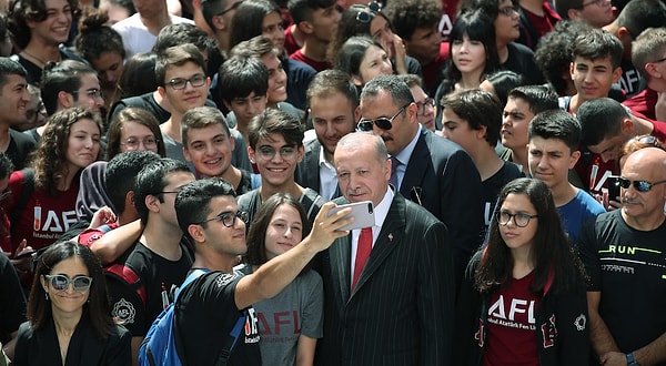 18-24 yaş aralığında deist olduğunu belirtenlerin oranı yüzde 1.2, atesit olduğunu söyleyenler 3.7 ve agnostiklerin oranı ise 1.4.