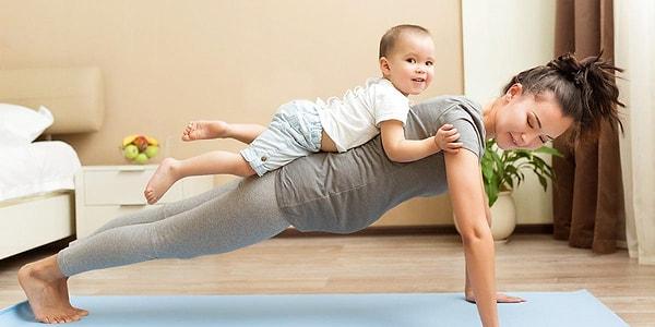 Anne bebek yogası, bebeğin zihinsel gelişimi için oldukça faydalı bir aktivitedir.