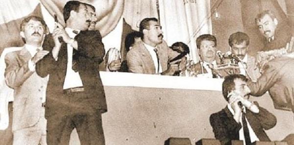 Turgut Özal ise başbakan olarak görev yaptığı sırada, partisi ANAP'ın 18 Haziran 1988'de Ankara'da düzenlenen kongresinde kürsüde yaptığı konuşmada, Kartal Demirağ tarafından silahlı saldırıya uğradı. Parmağından yaralanan Özal, suikast girişimi sonrası tekrar kürsüye çıkarak konuşmasını tamamladı.