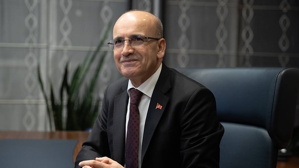 Mehmet Şimşek, siyasete atılmadan önce finans dünyasının önemli ve global şirketlerinde görev almış bir isimdi.