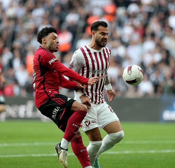 Konuk Atakaş Hatayspor, 27. dakikada Massanga Matondo ile İstanbul'da 1-0 öne geçti.