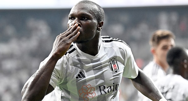 Beşiktaş, 90+7. dakikada Aboubakar'ın penaltı golüyle skoru 2-2'ye getirdi ve mücadele bu skorla noktalandı.