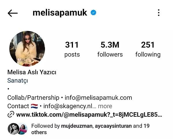 Ancak bir de ne görelim; Melisa Aslı Pamuk sosyal medya hesabında adının yanına "Yazıcı" ekledi.