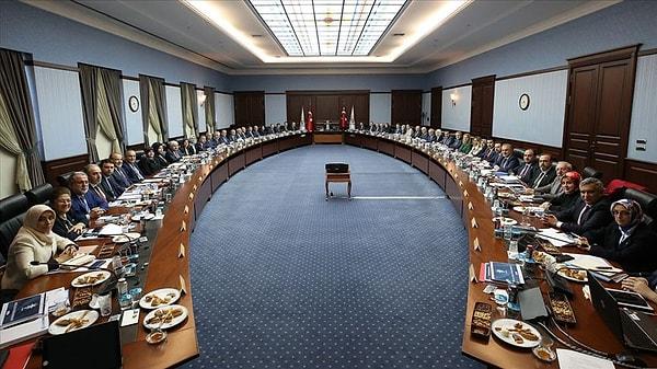 Bakan Şimşek'in AK Parti MKYK toplantısında ekonomi programını ve tasarruf tedbirlerine yönelik yaptığı açıklamalar ortaya çıktı.
