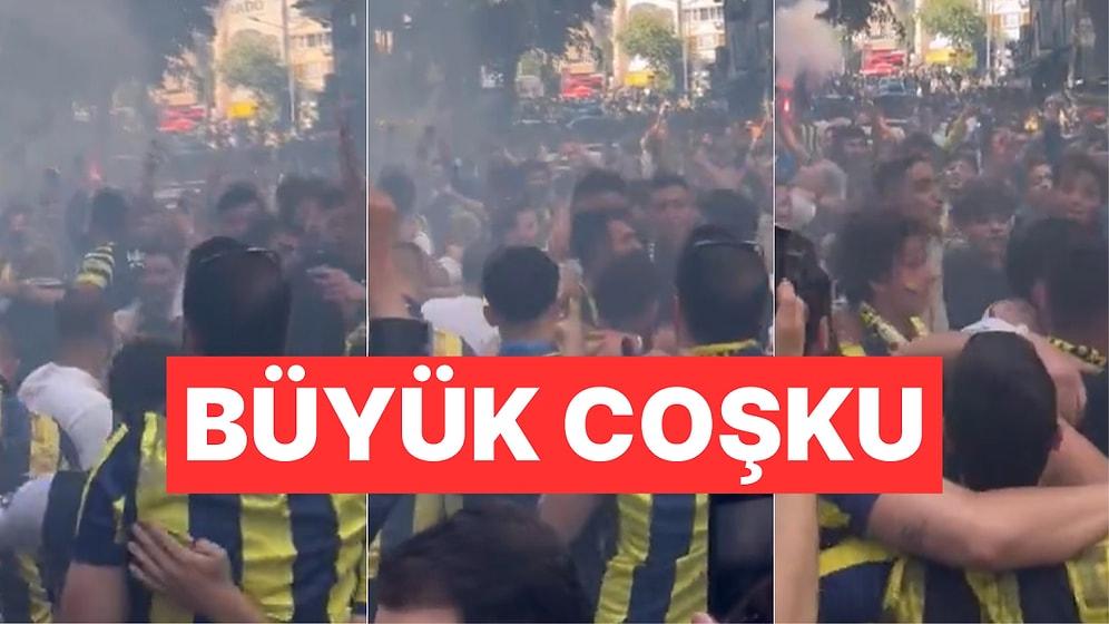 Fenerbahçe Taraftarı Kadıköy'de "Konyalım" Türküsüyle İstanbulspor Maçına Isınıyor!