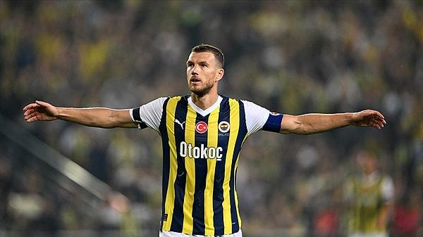 Bu doğrultuda çalışmalara başlayan Fenerbahçe'de Edin Dzeko'yla yolların ayrılması gündemde.