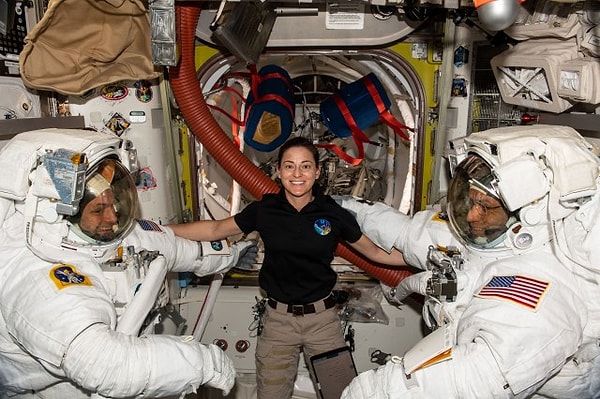 Astronot olmak için yalnızca teknik bilgilere sahip olmanız yeterli değil elbette.