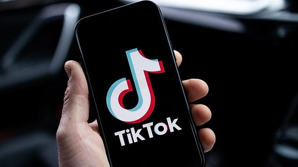 Sosyal medya platformu TikTok, Türkiye'de oldukça popüler. Özellikle doğu kentlerinde görev yapan yaşları genç, kahraman Türk askerlerimizi de zaman zaman TikTok üzerinden yaptığı yayınlarda görüyorduk.