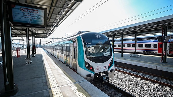 Kurban Bayramı'nı kapsayan, 16 Haziran Pazar günü saat 00.00'dan başlayarak 19 Haziran Çarşamba günü saat 00.00'a kadar Başkentray, Marmaray ile İZBAN, Sirkeci-Kazlıçeşme Raylı sistem Hattı, Gayrettepe-İstanbul Havalimanı- Arnavutköy Metro Hattı seferleri ile belediyeler ve bunların kurdukları birlik, müessese ve işletmelerce yürütülen toplu taşıma hizmetlerinden ücretsiz olarak yararlanılacak.