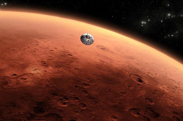 ABD merkezli uzay ajansı, Mars Keşif Uydusu (MRO) tarafından Arsia Mons adlı aktif olmayan bir volkanın yamacında gizemli bir delik keşfedildiğini duyurdu.