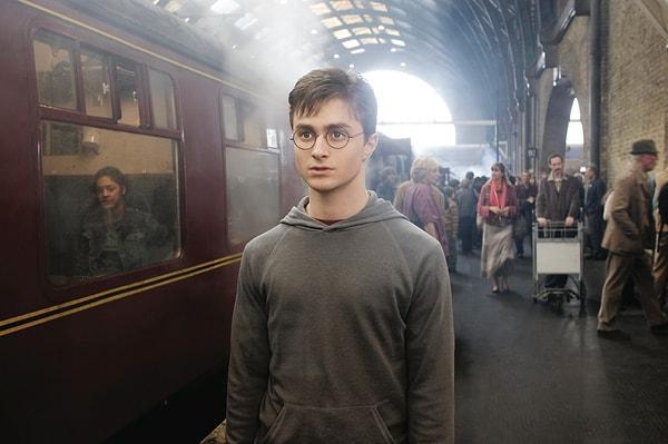 Independent'ın aktardığına göre sinema tarihinin en gişe canavarı filmlerinden biri olan Harry Potter serisinin yıldızı Radcliffe, severek izlediği ve hiç izlemediği dizileri söyleyerek duyanları şaşırtmayı başardı.