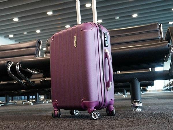 Ayrıca bir uçuşa gitmeden önce, valizinizdeki eski uçuşa dair etiketlerin de çıkartılması öneriliyor.