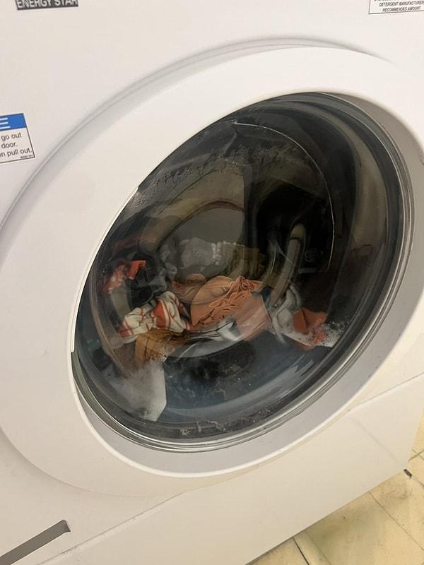 "Çamaşır makinesi tam da yıkamanın ortasında bozuldu..."