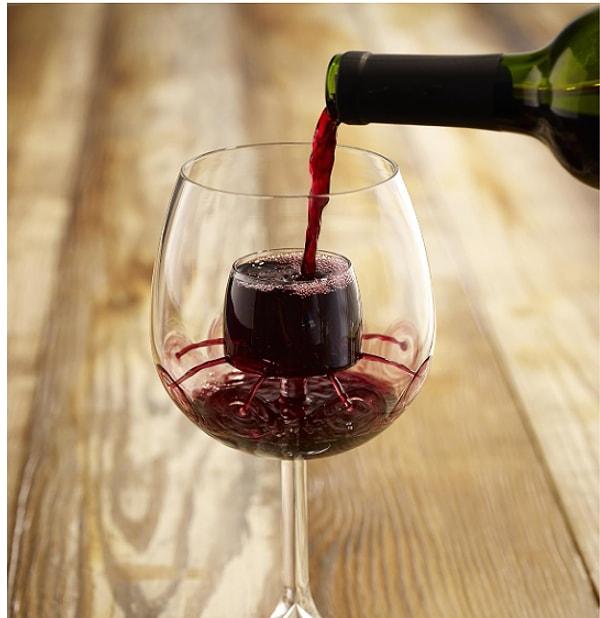 13. Şarabınızı yükseltecek ve keyifli bir deneyim sunacak bu bardaklar, hayatınıza farklı bir boyut katacak.