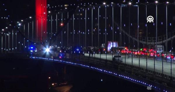 İstanbul Valiliği, 15 Temmuz Şehitler Köprüsü'nde bireysel bir eylem olduğunu, Emniyet'in tedbir amaçlı olarak köprü trafiğini durdurduğunu bildirdi.
