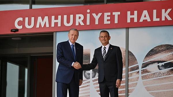 Cumhurbaşkanı Recep Tayyip Erdoğan, geçtiğimiz günlerde CHP Genel Merkezi’ne ziyaret düzenlemiş ve Özgür Özel ile görüşme gerçekleştirmişti.
