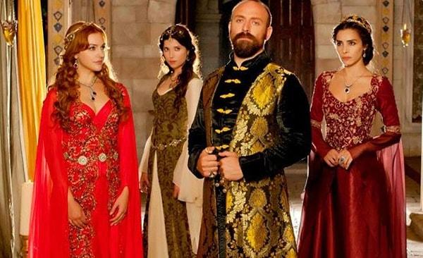 Türk yapımı diziler, ülkemizdeki seyirciler tarafından birçok eleştiriye maruz kalıyor. Bunlardan en çok bilineni ise bölüm sürelerinin ve sezonların uzunluğu.