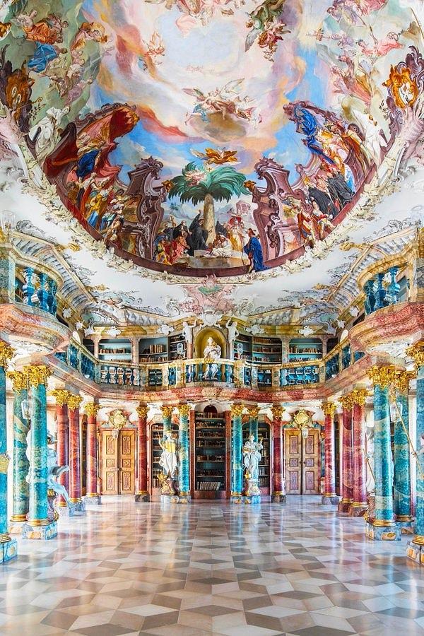 5. Wiblingen Manastır Kütüphanesi (Almanya)