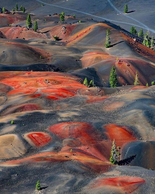 4. Kaliforniya'daki boyalı kum tepeleri.