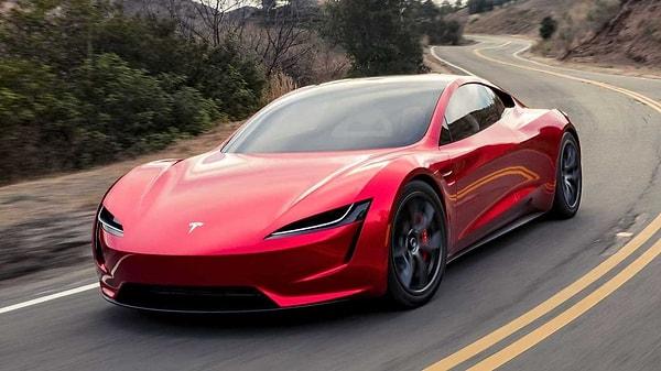 İddialara göre Musk önderliğindeki Tesla, Roadster modeline ait  "SpaceX" isimli özel bir versiyonun kısa bir süreliğine de olsa havada yol alabilmesi için çalışmalar yürütüyor.