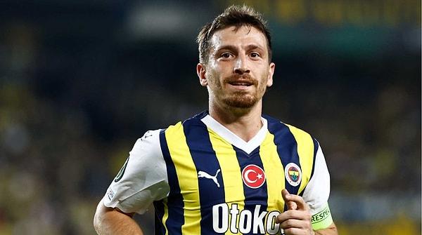 Fenerbahçe, Mert Hakan Yandaş'ın sözleşmesinin 2 yıl uzatıldığını duyurdu.