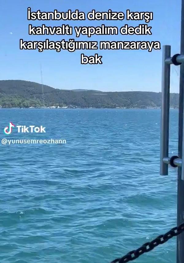 “İstanbul’da denize karşı kahvaltı yapalım dedik karşılaştığımız manzaraya bak.” notunu düşen vatandaşın videosu kısa sürede viral oldu.