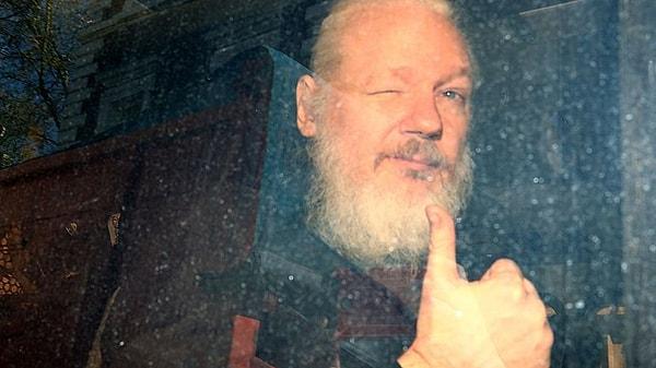 Wikileaks internet sitesinin kurucusu Julian Assange, serbest kalmasına olanak tanıyan bir anlaşmanın parçası olarak Amerika Birleşik Devletleri'ndeki savcıların kendisine yönelttiği suçlamaları kabul edecek.