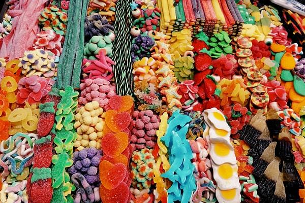Ulusal Sağlık Servisi günlük tüketilebilecek şeker miktarı için aşağıdaki limitleri önermektedir: