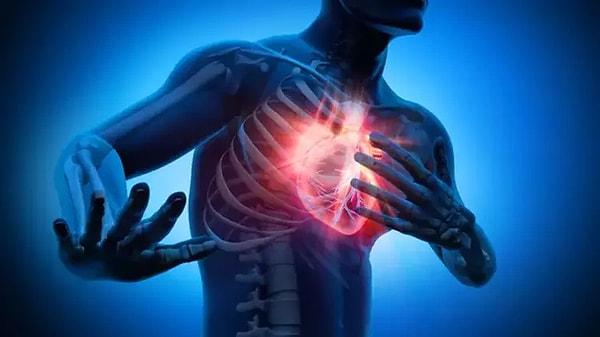 Genetik geçişli ve ölümle sonuçlanabilen bu hastalığa çare olarak Alper Ayaz'a, kalp ritmi düzensizleştiğinde şok vererek ritmin normale dönmesini sağlayan, "şoklu kalp pili" olarak da adlandırılan "İmplante Edilebilen Kardiyoverter Defibrilatör (ICD)" takıldı.