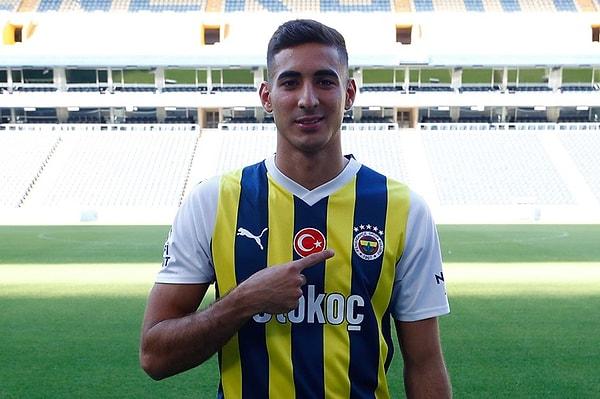 2023'ün yaz transfer döneminde de İtalya macerasını noktalayarak Süper Lig ekiplerinden Fenerbahçe'ye imza attı.