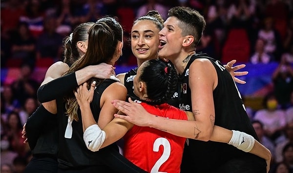 Paris Olimpiyat Oyunları'nda C grubunda mücadele edecek olan Filenin Sultanları, grup aşamasında İtalya, Hollanda ve Dominik Cumhuriyeti ile karşılaşacak.