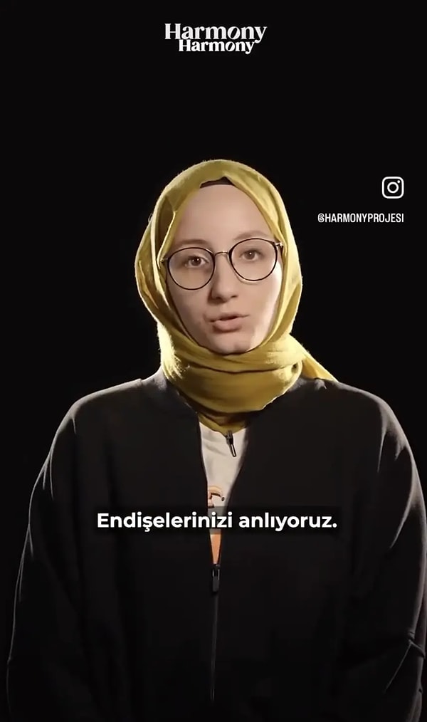 Geçtiğimiz günlerde Suriyeli sığınmacılar için “Yalnız Değilsiniz” başlıklı bir video yayınlayan Harmony üyeleri, yine sosyal medyada gündem oldu.