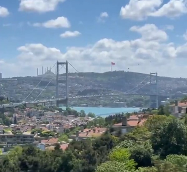 8 dilde anlatım yapan otobüsün, bir kez daha İstanbul'un Dünyadaki en güzel şehir olduğunu hatırlattığını söyledi.