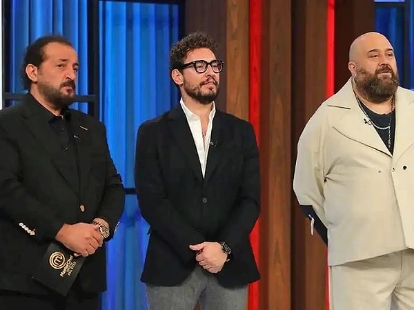 MasterChef'te yiyeceği yere düştü, diye çöpe atan yarışmacıya Mehmet Şef'ten sert uyarı geldi. O anlar TikTok'ta viral oldu.