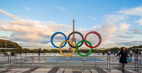 Paris'in ev sahipliğinde 26 Temmuz 2024 Cuma – 11 Ağustos 2024 Pazar tarihleri arasında düzenlenecek Olimpiyat Oyunları için geri sayım başladı.