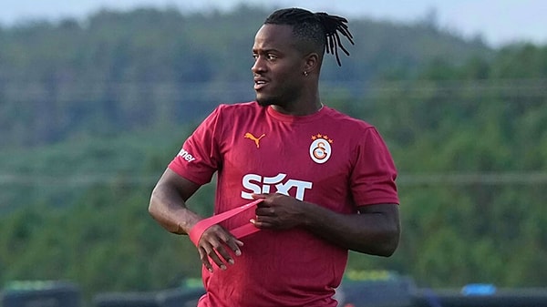 Kulübün sosyal medya hesabından transfere dair yaptığı videolu paylaşımda Galatasaray'a ve Batshuayi'ye göndermede bulunuldu.