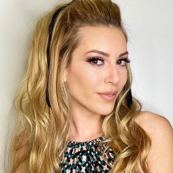Sinem Kobal bu aşka fazlaydı!