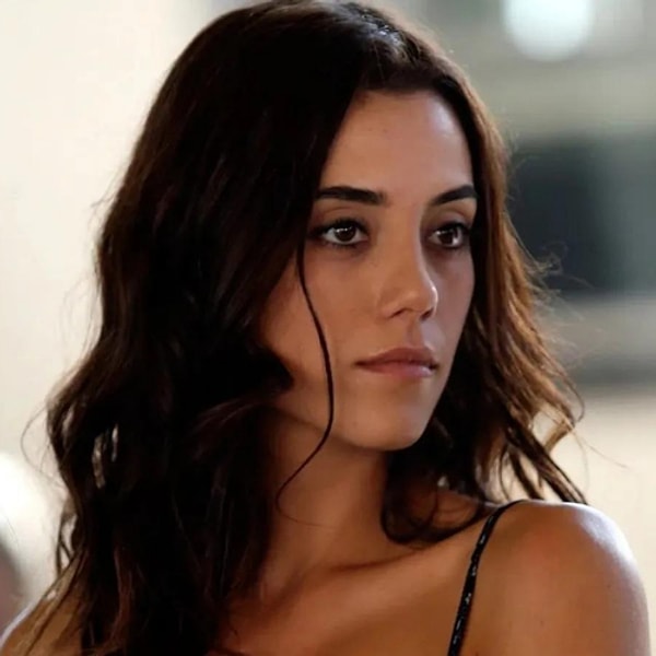 Cansu Dere bu aşka fazlaydı!